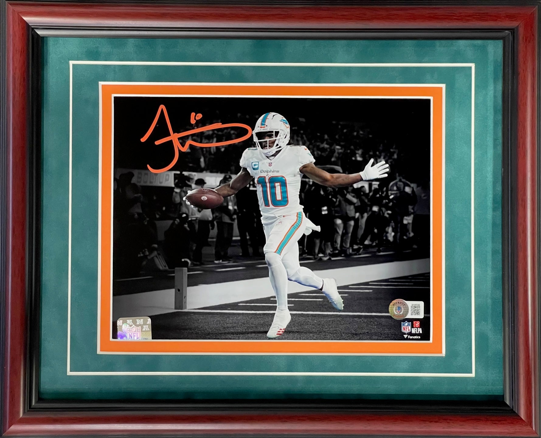 Tyreek Hill Miami Dolphins Fanatics Authentic Autographed 8 x 10