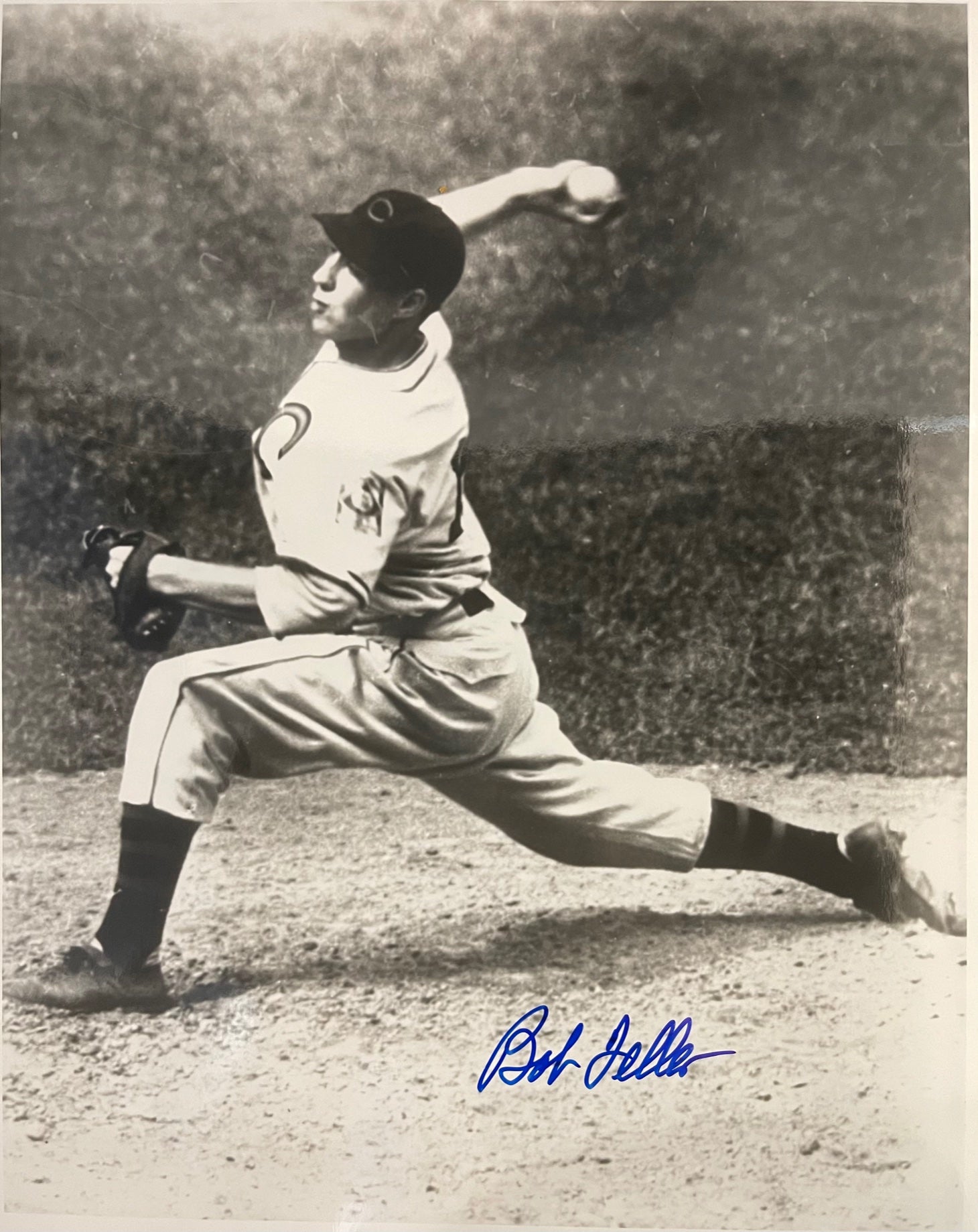 Cleveland Indians HOF Authentic Bob Feller Signed 8x10 Photo