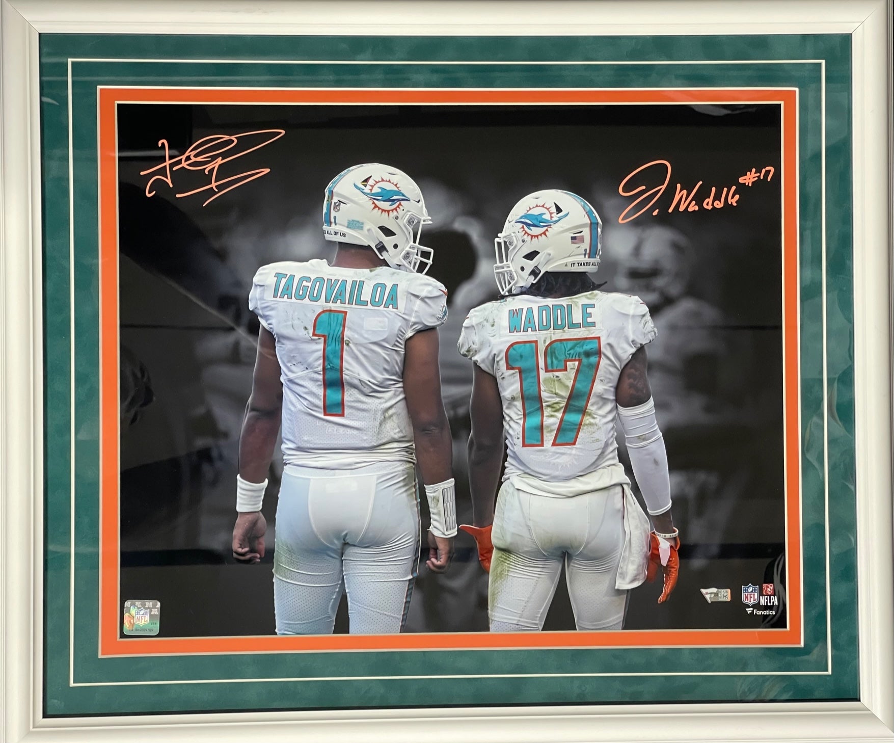 Jaylen Waddle Framed Signed Jersey Beckett Autographed Miami Dolphins