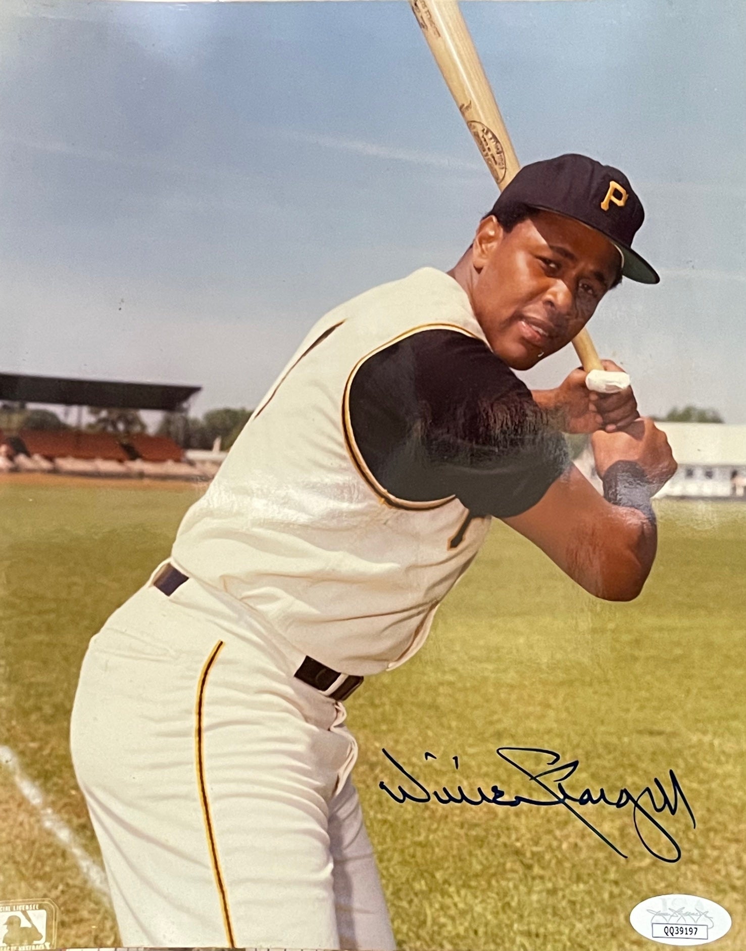 Willie Stargell Autographed 8 x 10 Color Photograph - B&E Hologram