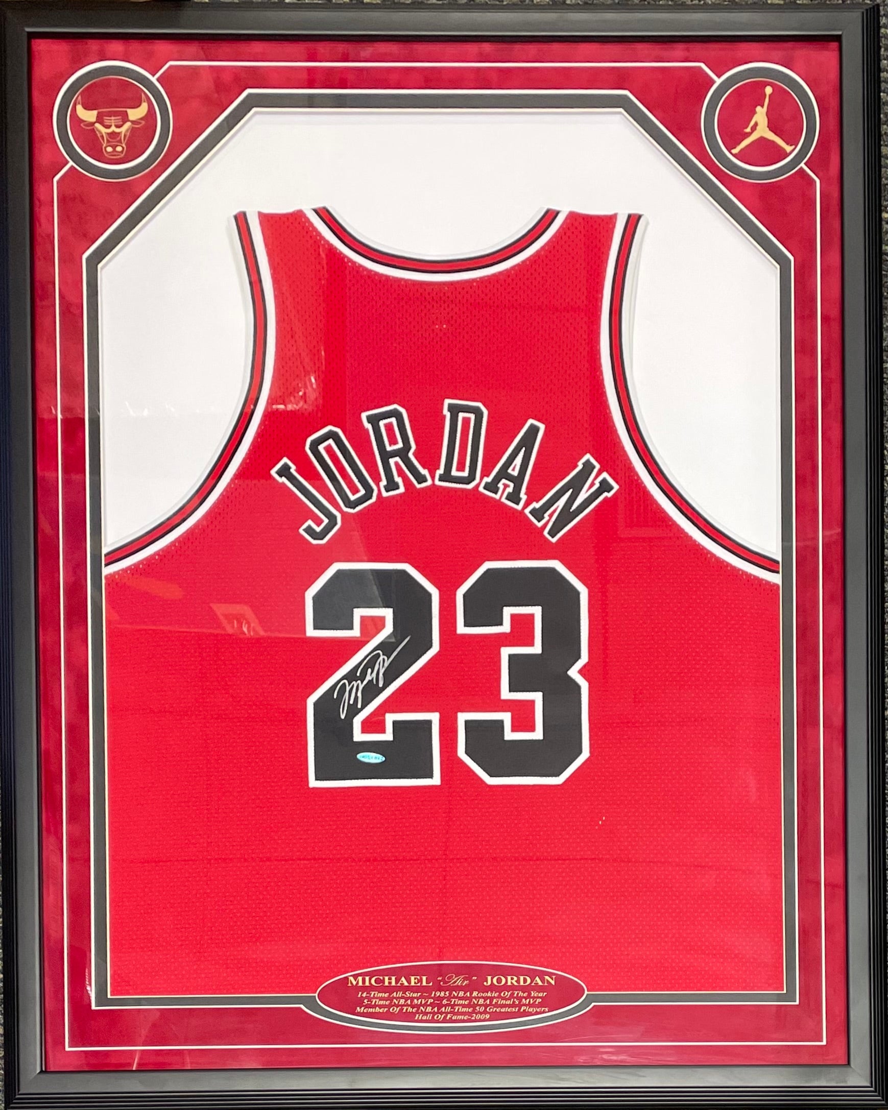 Michael Jordan Hall Of Fame 2009 Signed Chicago Bulls Jersey UDA Upper  Deck