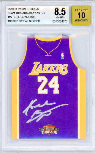 Kobe Bryant Autographed 2010-11 Panini Threads Team threads Away Card #22 (BVG 8.5/10)