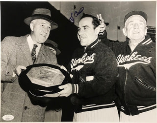 Yogi Berra Autographed Original United Press 11x14 Photo (JSA)