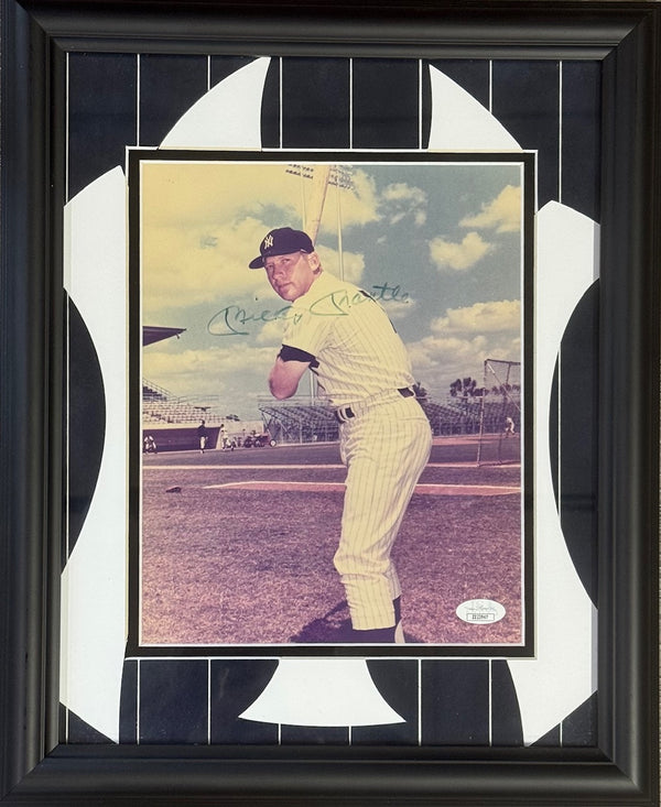 Mickey Mantle Autographed 8x10 Framed Baseball Photo (JSA)