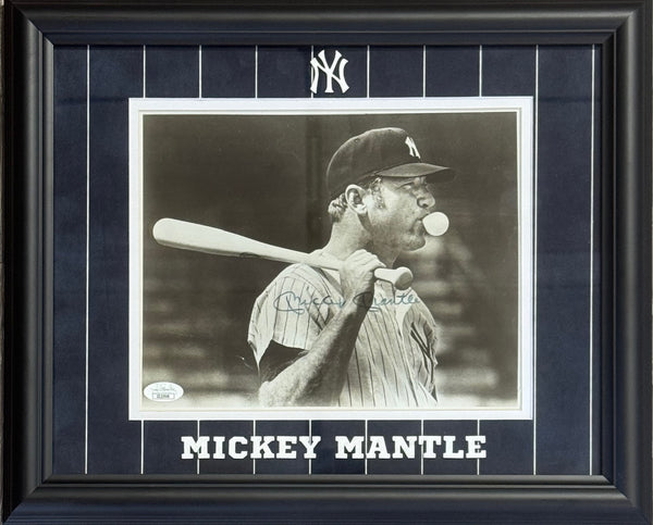Mickey Mantle Autographed 8x10 Framed Baseball Photo (JSA)