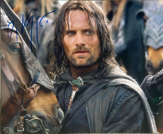 Viggo Mortensen Autographed 8x10 Celebrity Photo