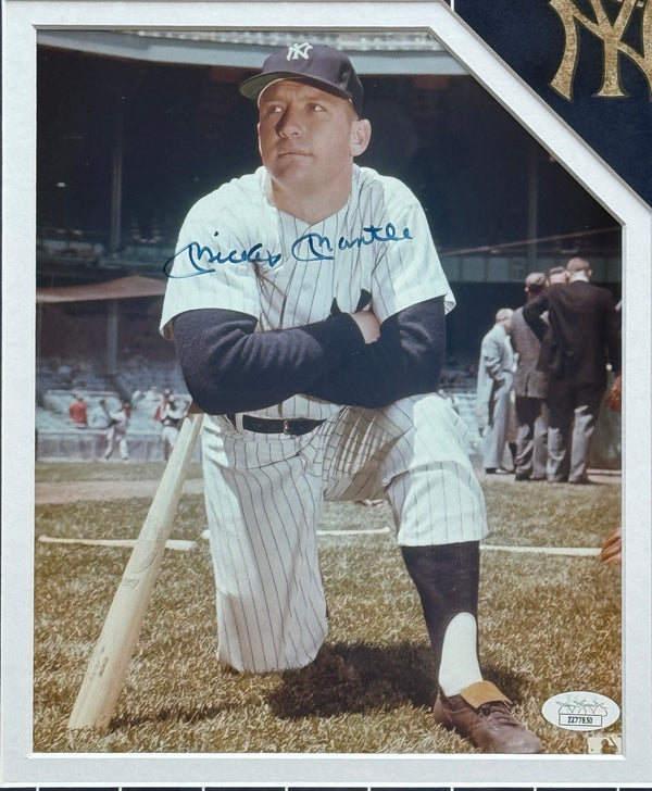 Mickey Mantle Autographed 8x10 Framed Yankees Photo (JSA)
