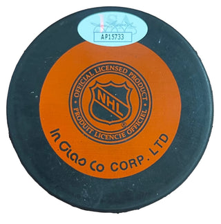 Gordie Howe Autographed Detroit Red Wings Hockey Puck (JSA)