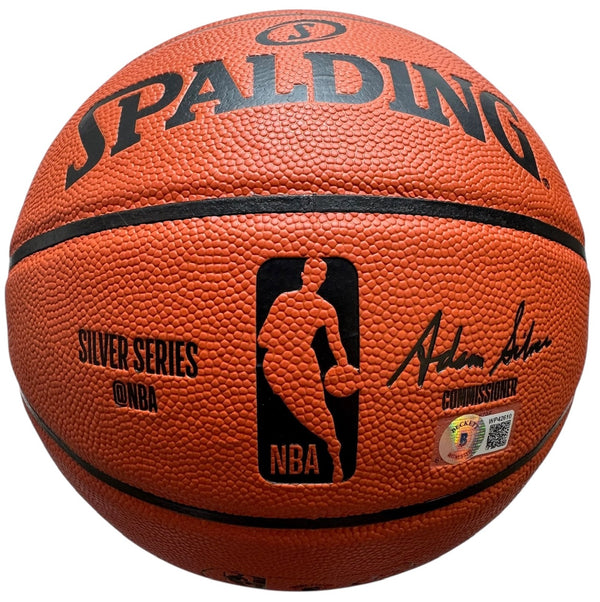 De’Aaron Fox Autographed Spalding Hybrid Basketball (Beckett)