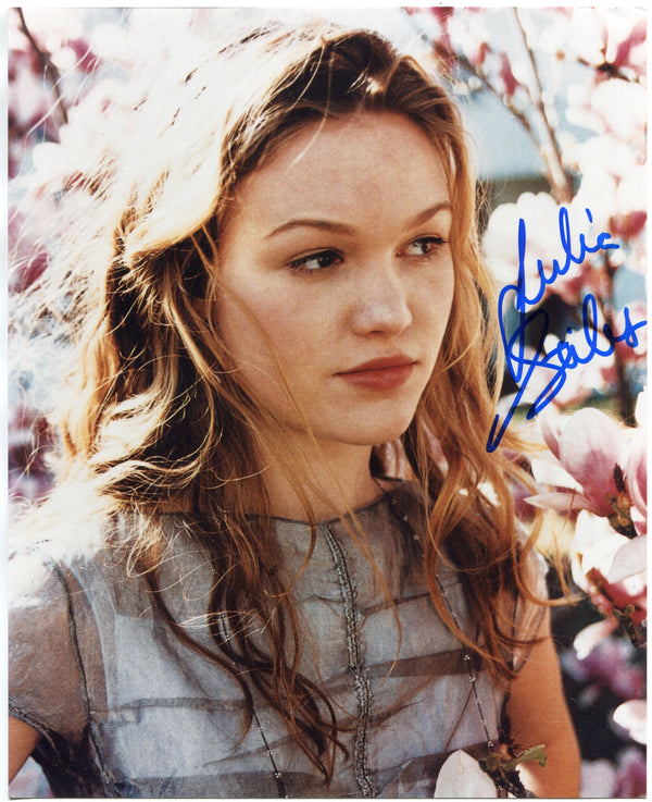 Julia Stiles Autographed 8x10 Photo