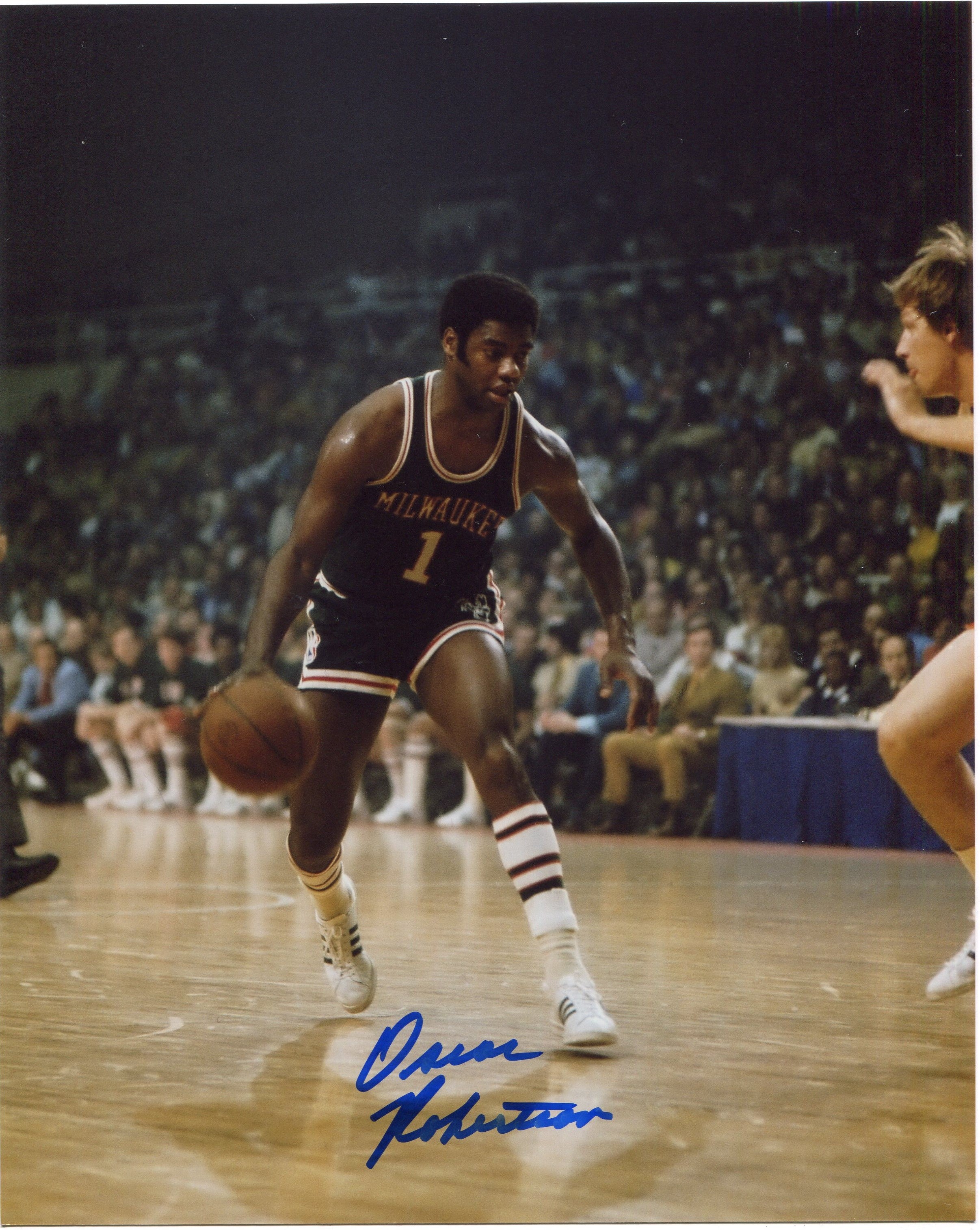 Oscar Robertson Autographed 8x10 Basketball Photo | Hollywood Collectibles