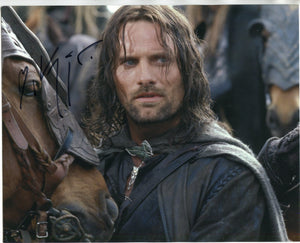 Viggo Mortensen Autographed 8x10 Celebrity Photo