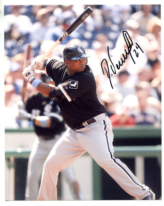 Dayan Viciedo Autographed 8x10 Photo