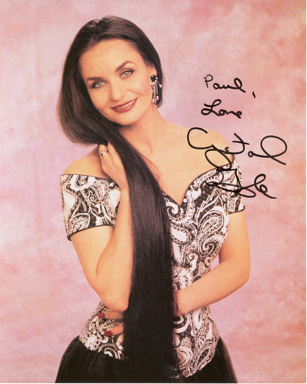 Crystal Gayle Autographed 8x10 Photo