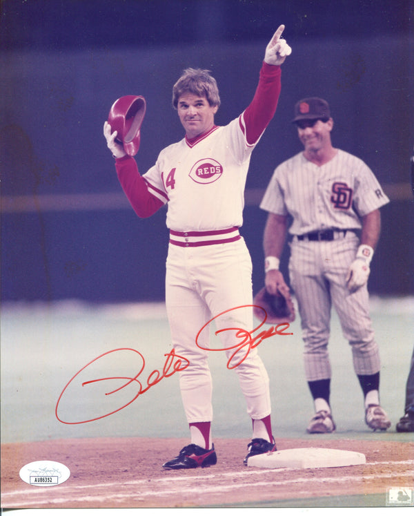 Pete Rose Autographed Cincinnati Reds 8x10 Photo (JSA)