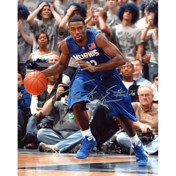Tyreke Evans Autographed / Signed Dribbling 8x10 Photo