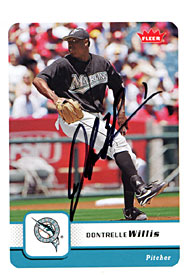 Dontrelle Willis Autographed / Signed 2006 Fleer No.193 Florida Marlins Baseball Card
