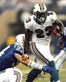 Ronnie Brown Autographed / Signed vs. Colts 8x10 Photo