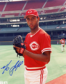 Mo Sanford Autographed / Signed Cincinnati Reds Baseball 8x10 Photo
