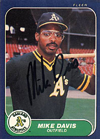 Mike Davis Oakland Athletics Autographed / Signed 1986 Fleer #416 Card