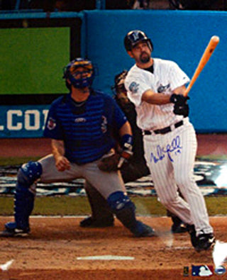 Mike Lowell Autographed / Signed 16x20 Photo