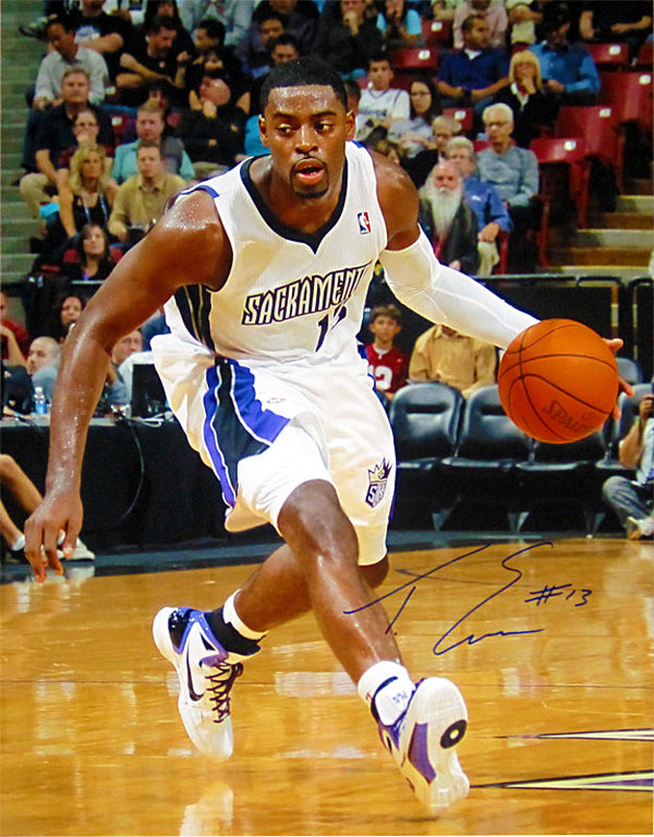 Tyreke Evans Autographed / Signed Dribbling 16x20 Photo