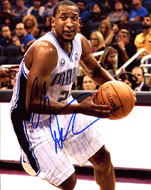 Chris Duhon Autographed / Signed Driving to the Basket 8x10 Photo