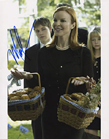 Marcia Cross Autographed / Signed Celebrity 8x10 Photo