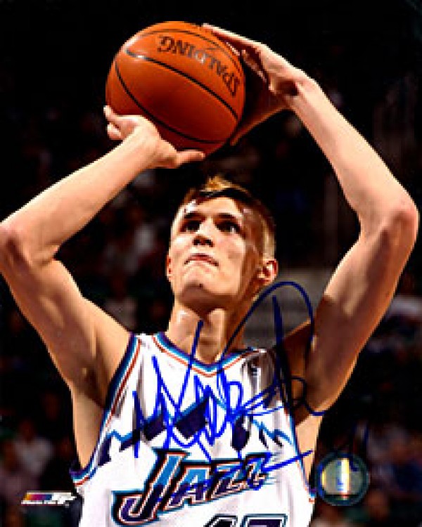 Andrei Kirilenko Autographed / Signed Shooting 8x10 Photo