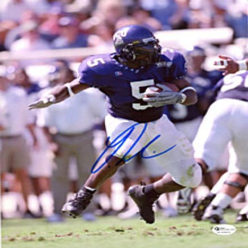 LaDainian Tomlinson Autographed / Signed Breaking a Tackle 8x10 Photo