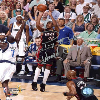 James Posey Three Point Shooting Autographed / Signed 16x20 Photo