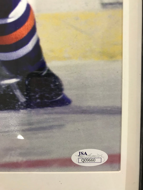 Wayne Gretzky Autographed 11x14 Framed Hockey Photo (JSA)