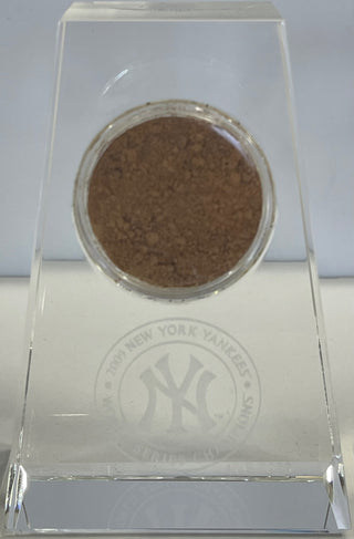 2009 Yankee Stadium Logo Crystal with Game Used Dirt (Steiner & MLB)