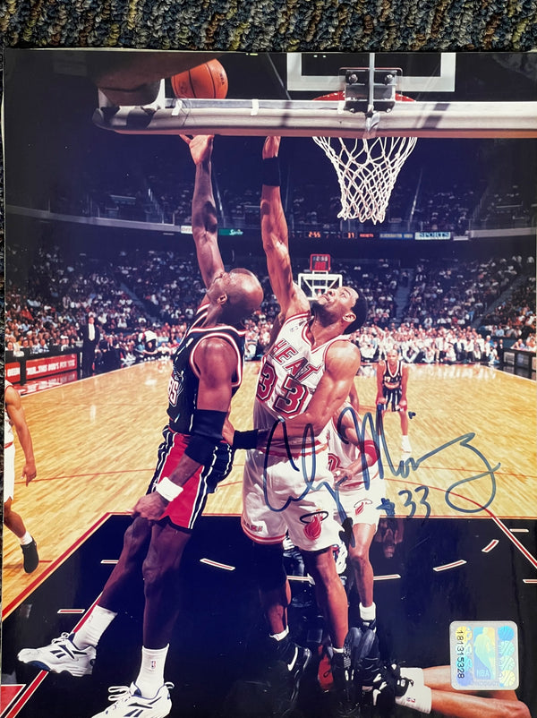 Alonzo Mourning Autographed 8x10 Basketball Photo