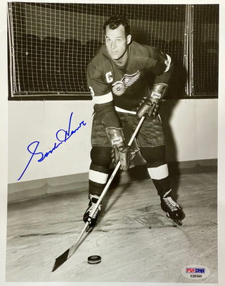 Gordie Howe Autographed 8x10 Hockey Photo (JSA)