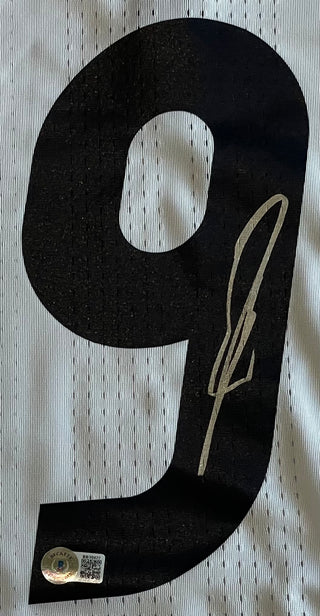 Karim Benzama Autographed Real Madrid Home Kit (BVG)