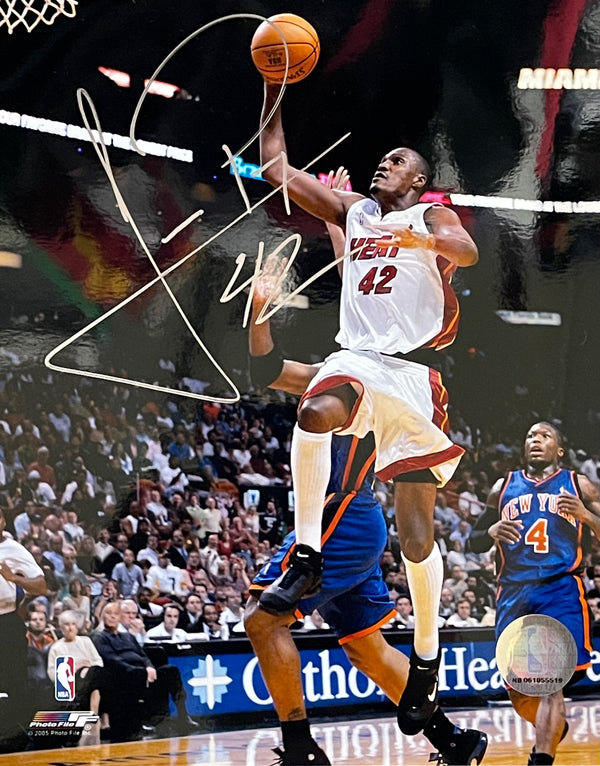 James Posey Autographed 8x10 Basketball Photo