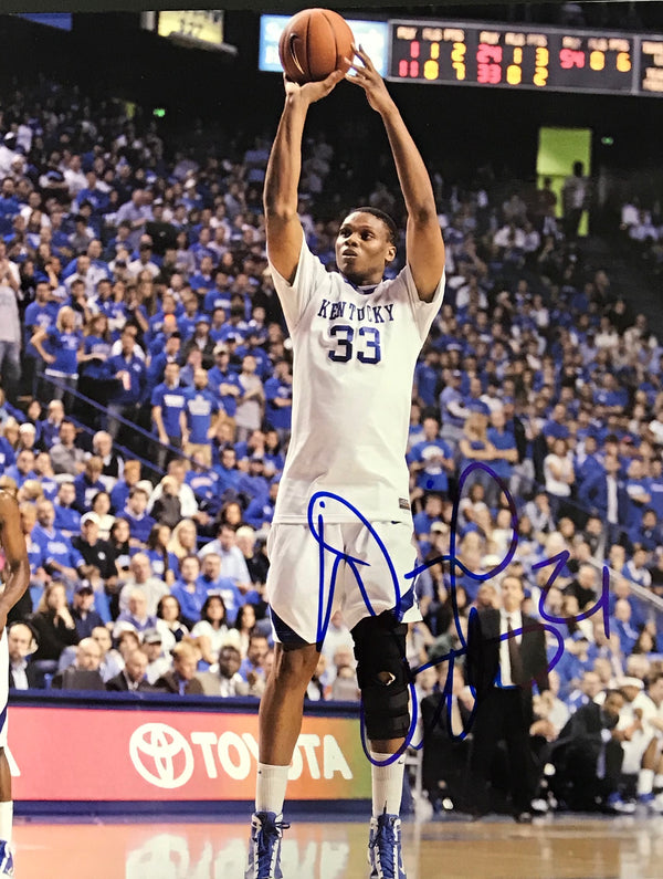 Daniel Orton Autographed 8x10 Photo Kentucky Wildcats