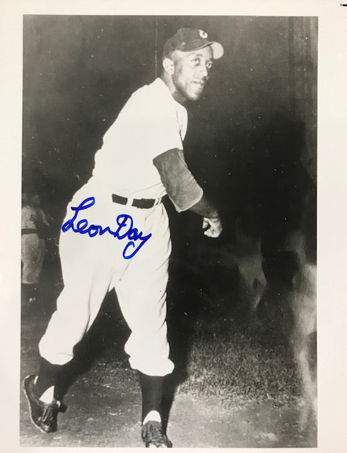 Leon Day Autographed 8x10 Black & White Baseball Photo