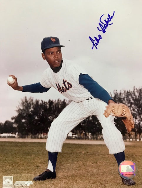 Felix Mantilla Autographed 8x10 Baseball Photo