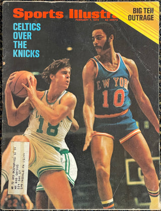 Dave Cowens & Walt Frazier Unsigned Sports Illustrated Magazine - February 7 1972