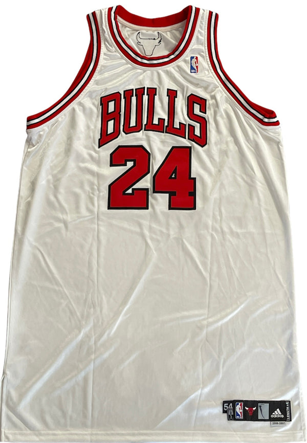 Tyrus Thomas Autographed Game Used 2006-07 Chicago Bulls White Authentic Jersey
