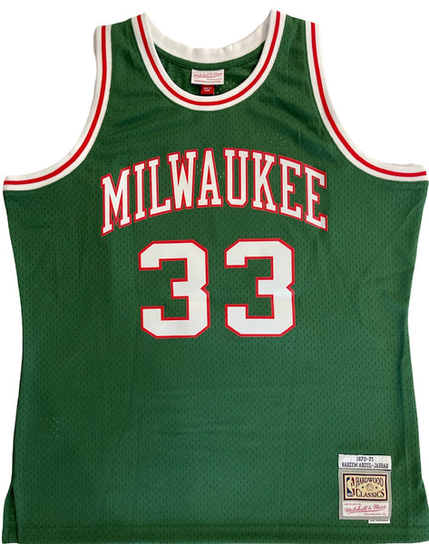  Milwaukee Giannis Antetokounmpo Autographed Green Jersey  Beckett BAS : Sports & Outdoors