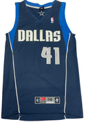 Dirk Nowtizki Autographed Dallas Mavericks Jersey (JSA)
