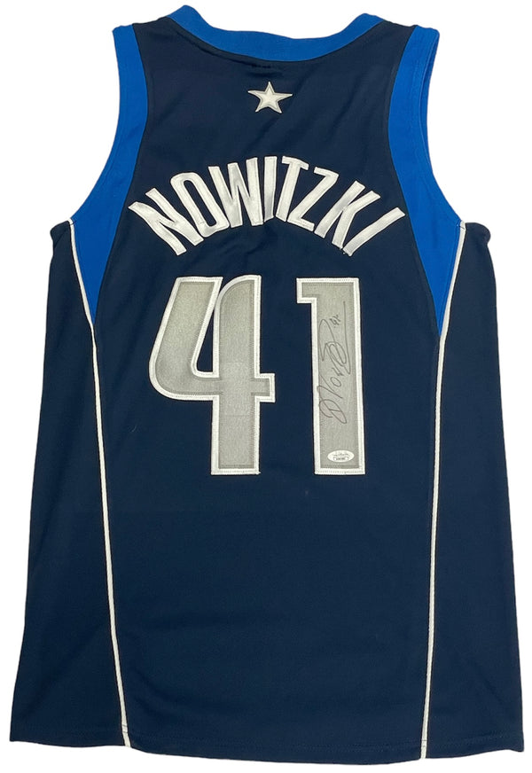 Dirk Nowtizki Autographed Dallas Mavericks Jersey (JSA)