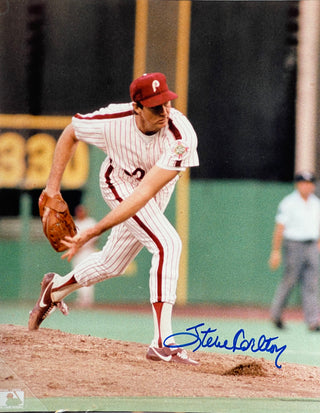 Steve Carlton Autographed 8x10 Baseball Photo (Beckett)