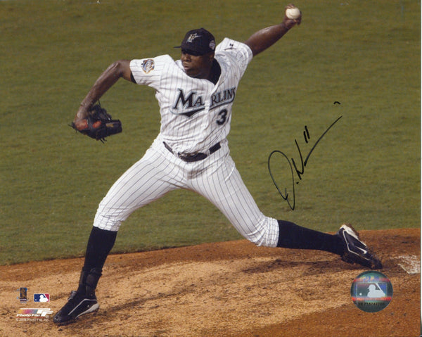 Dontrelle Willis Autographed Florida Marlins Baseball 8x10 Photo