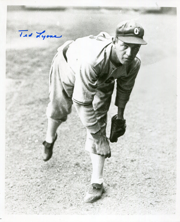 Ted Lyons Autographed 8x10 Photo