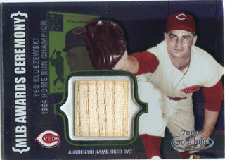 Ted Kluszewski 2002 Topps Gold Label Game Used Bat Card