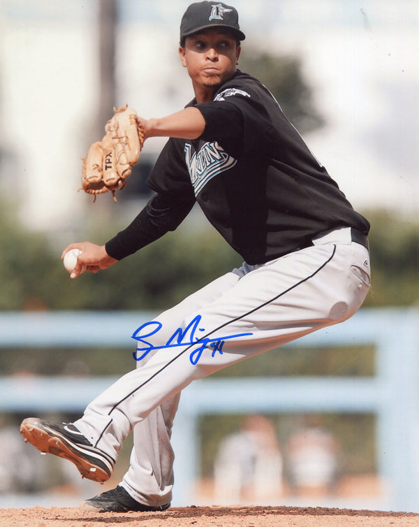 Leo Nunez Autographed 8x10 Photo